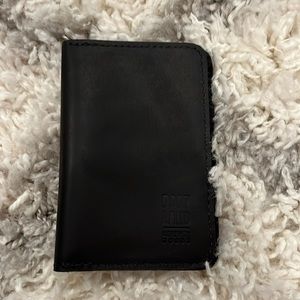 Portland leather passport holder